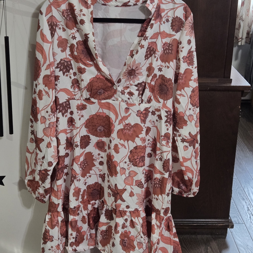 Elegant Floral Long Sleeve Dress in Red and White